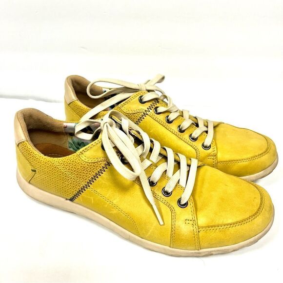 Cobb Hill mustard yellow leather sneaker    Size 10 - Picture 2 of 10